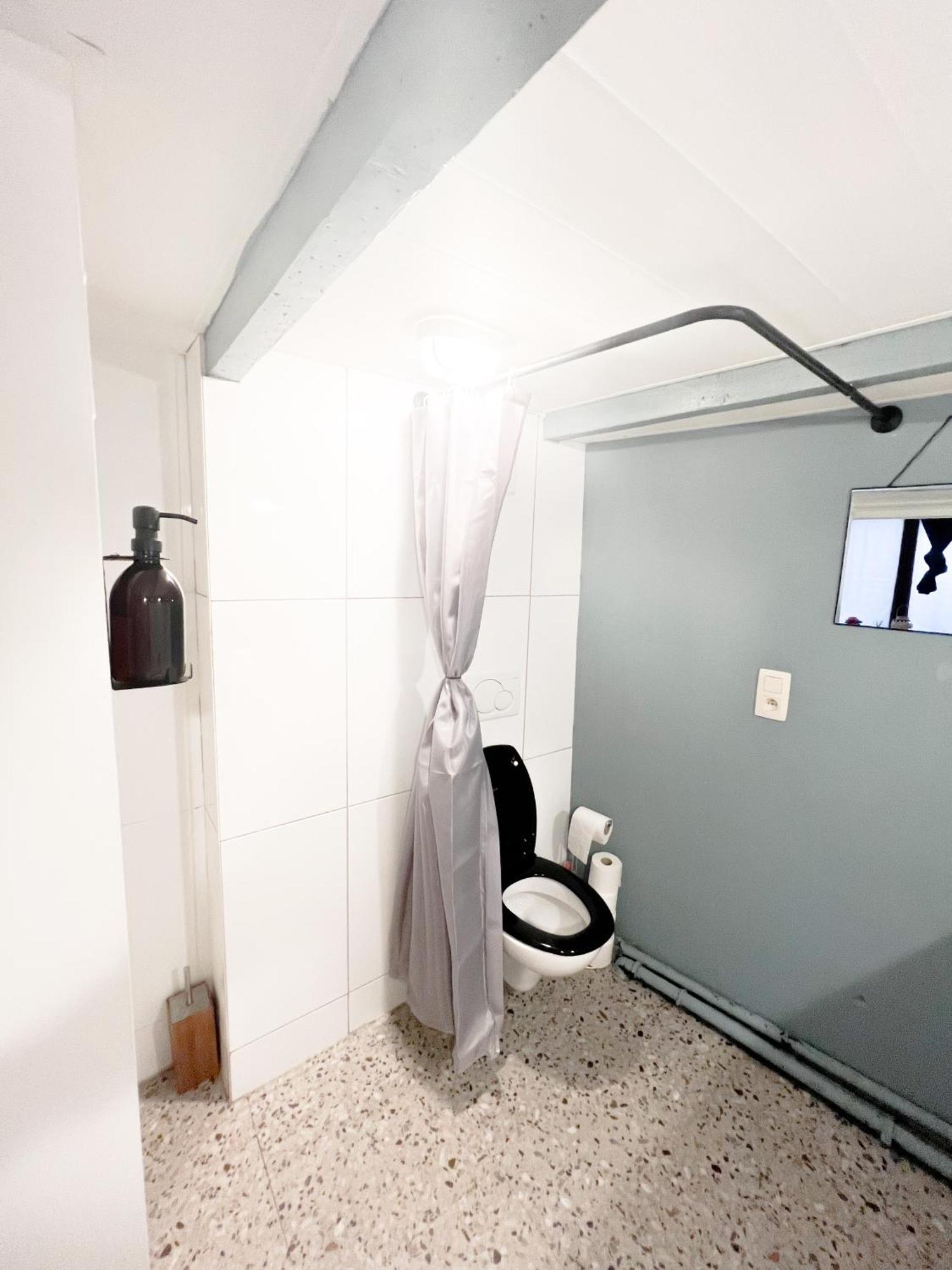 Antwerp Studio'S Apartment Bagian luar foto