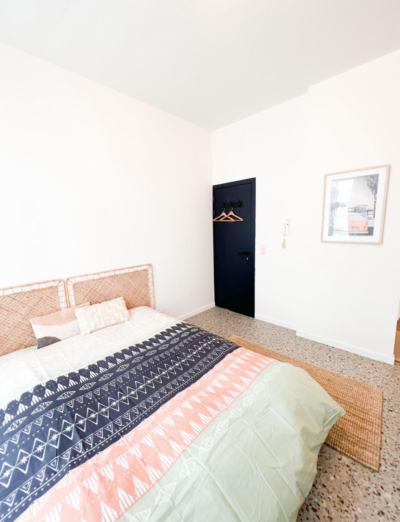 Antwerp Studio'S Apartment Bagian luar foto